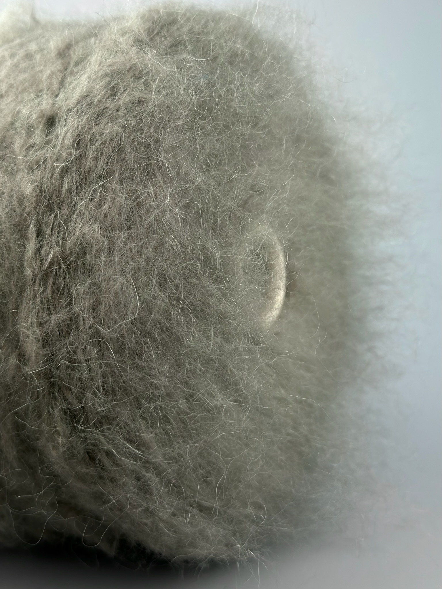 Big Mohair col. Grau – 50% Mohair 24% Merinowolle 18% Alpaka – ca. 150 m / 100 g | Zimpfer Wolle Selezione foto 3